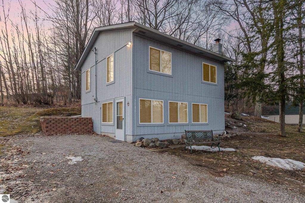 5141 Lake Street, Glennie