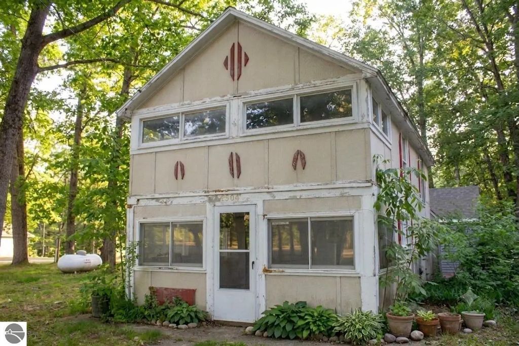 1504 Oak Street, Wellston