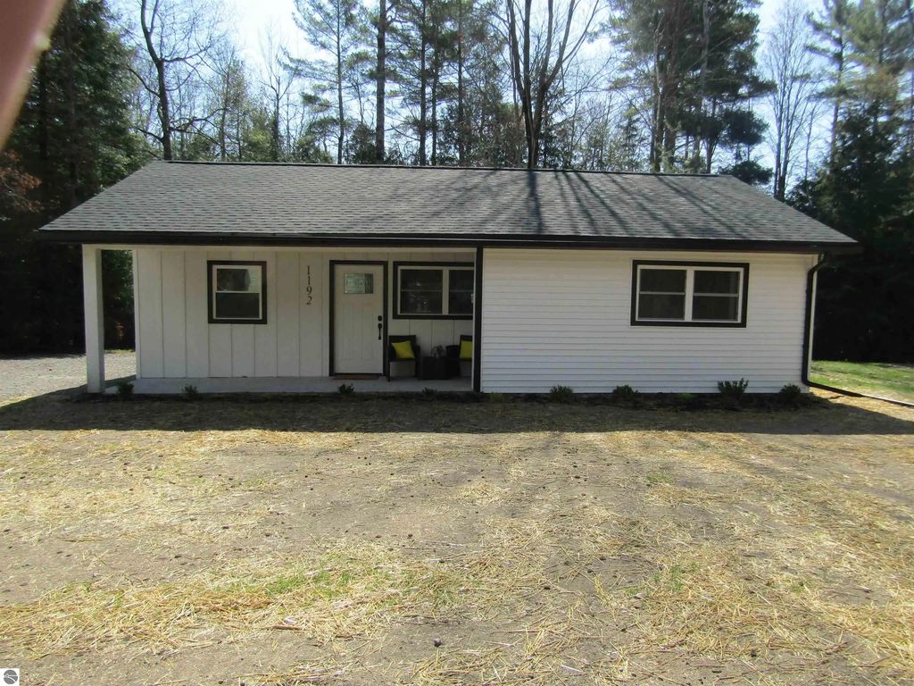 1192 Little Creek Road, Se, Alger