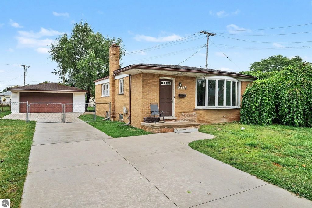 18229 Rainbow Road, Fraser