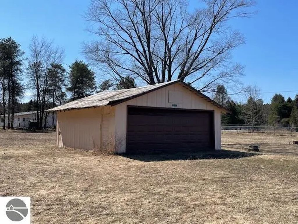 7227 Demerly Road, Benzonia