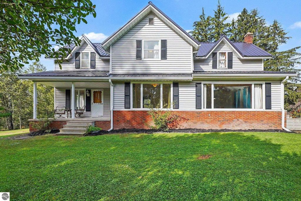 476 S Fairview Road, West Branch