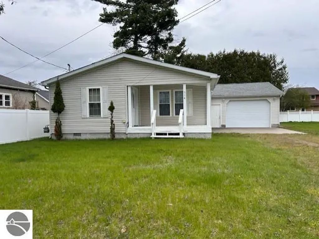 514 Tawas Street, East Tawas