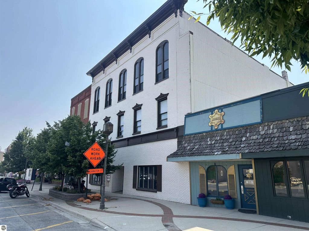 217 N Washington Street, Owosso