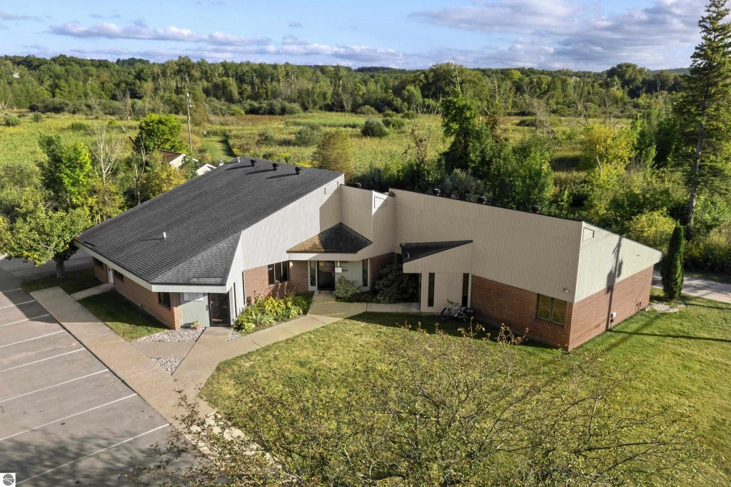 425 N Michigan Avenue, Beulah