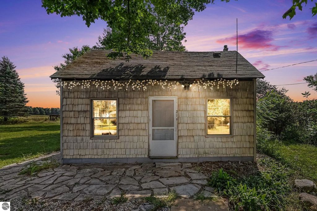 216 E South Street, Mesick
