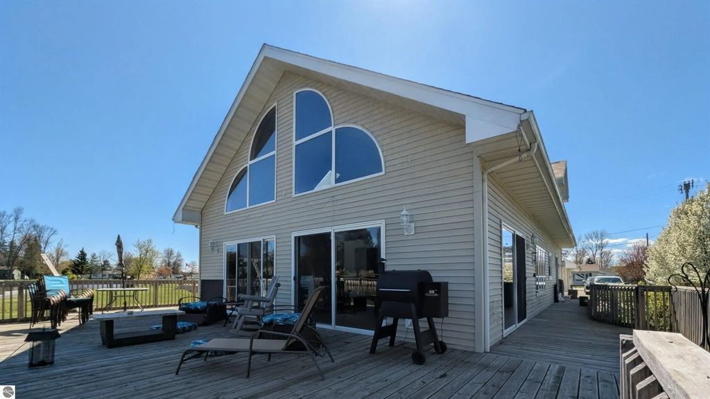 819 Augres River Drive, Au Gres