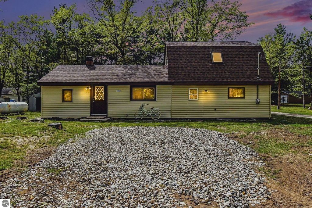 4359 Deerland Road, Oscoda