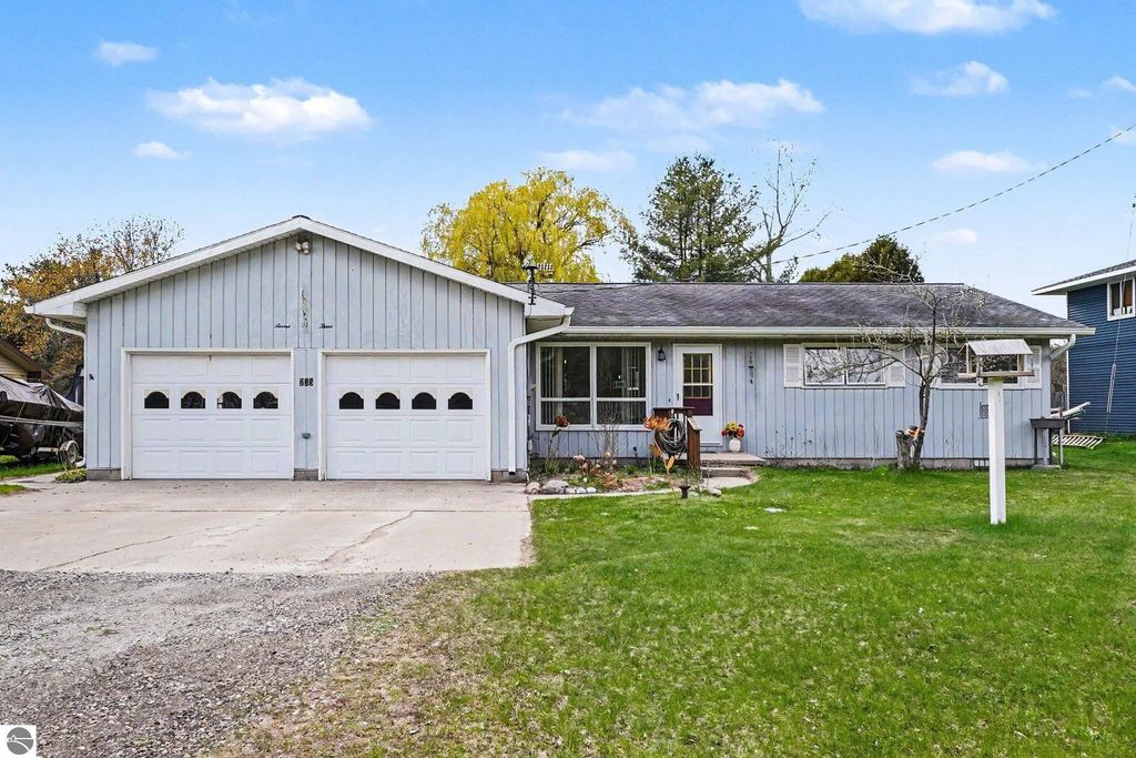 733 Monument Road, Tawas City