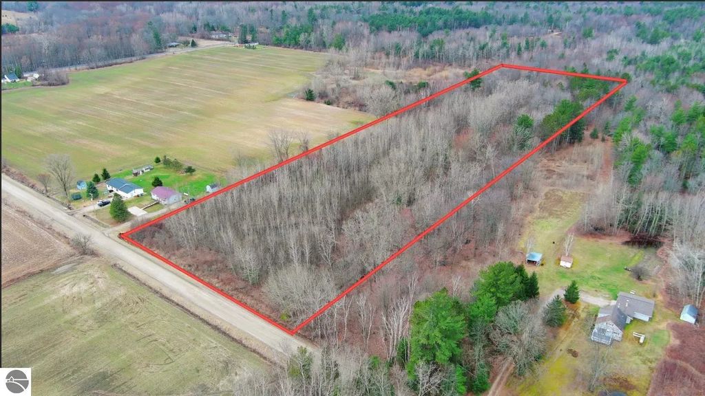 5360 Deep River Road, Standish