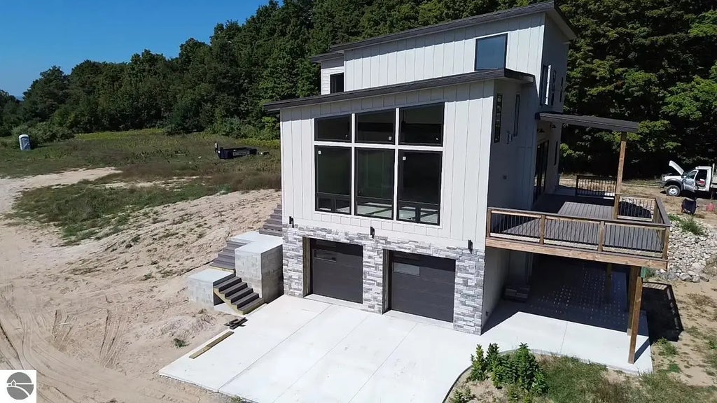 136 Mooney Way, Kewadin