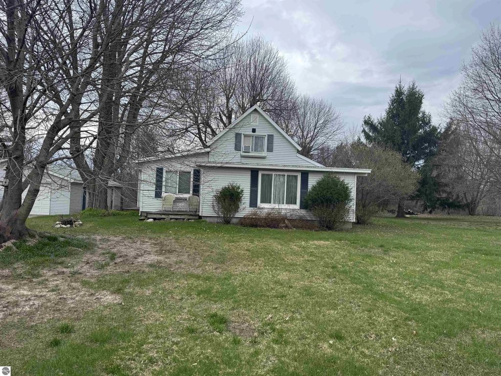8641 Us-31 N, Williamsburg