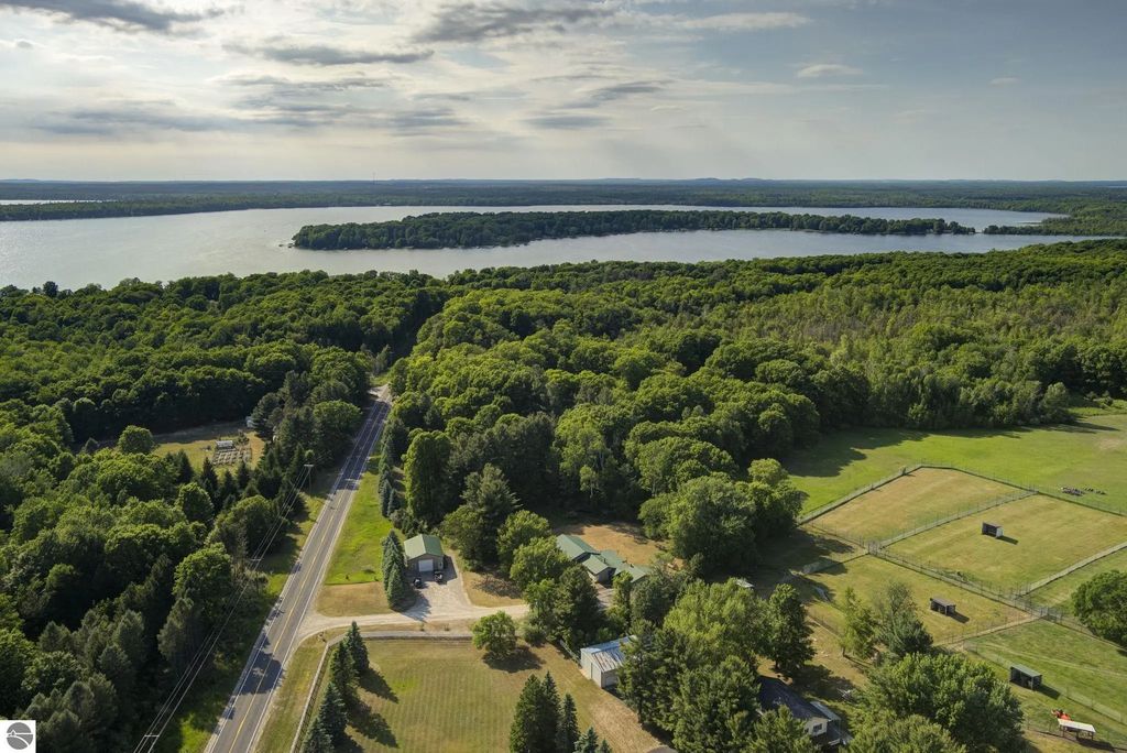 4793 E Duck Lake Road, Grawn