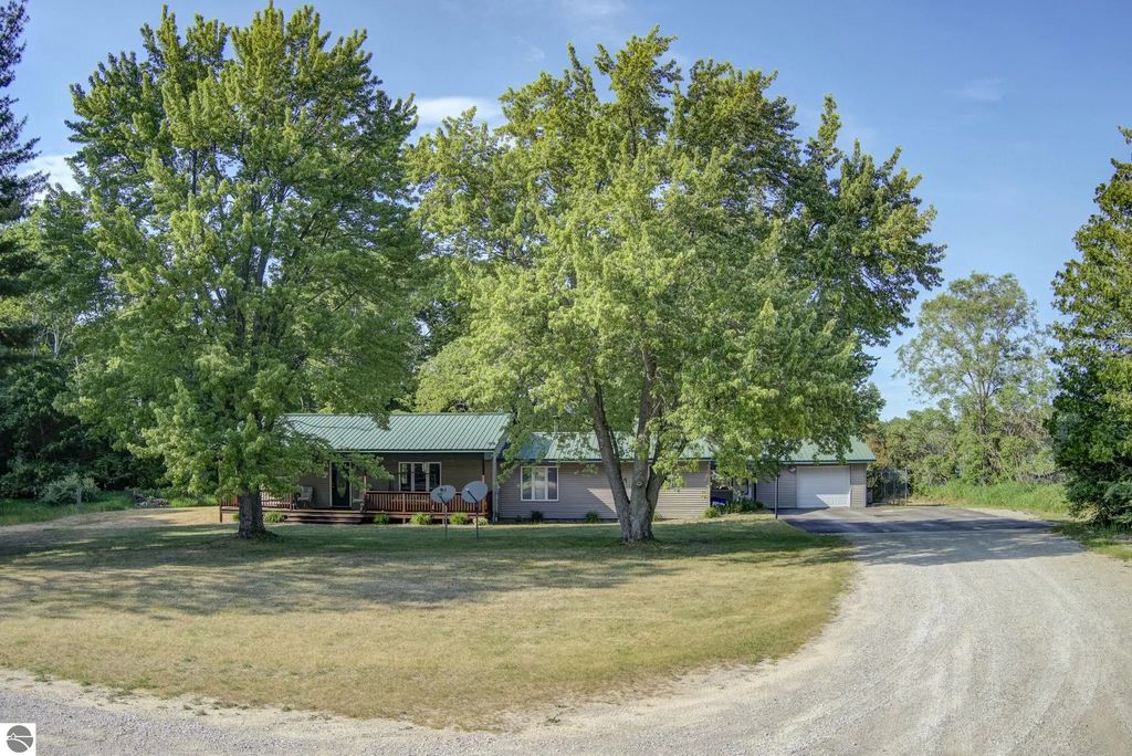 4793 E Duck Lake Road, Grawn