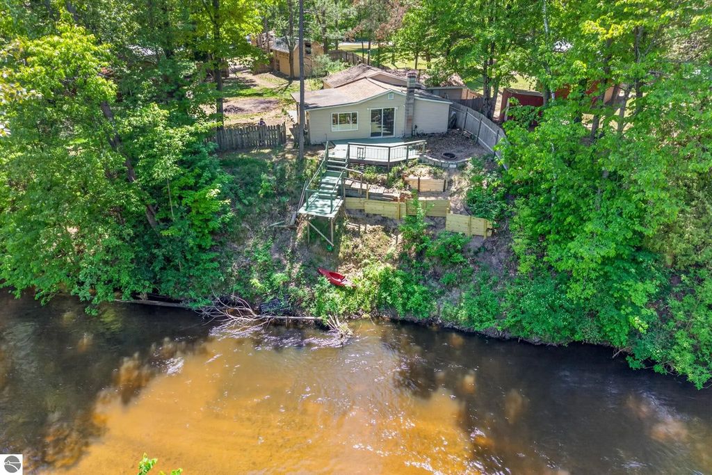 8538 W Haskell Lake Road, Marion