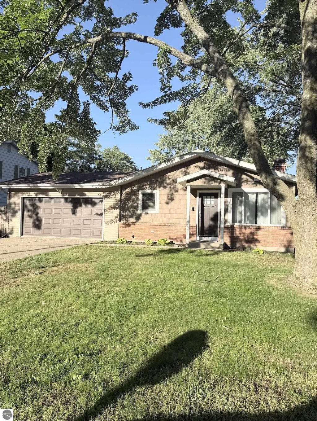 302 W Grand Avenue, Mt Pleasant