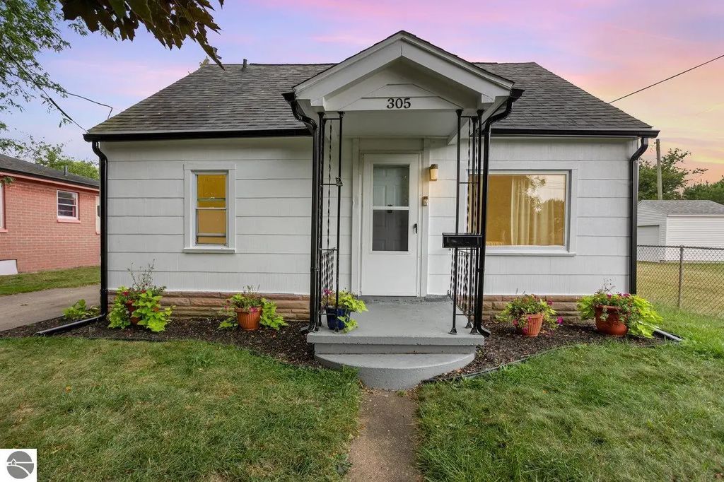 305 Marston Street, Bay City