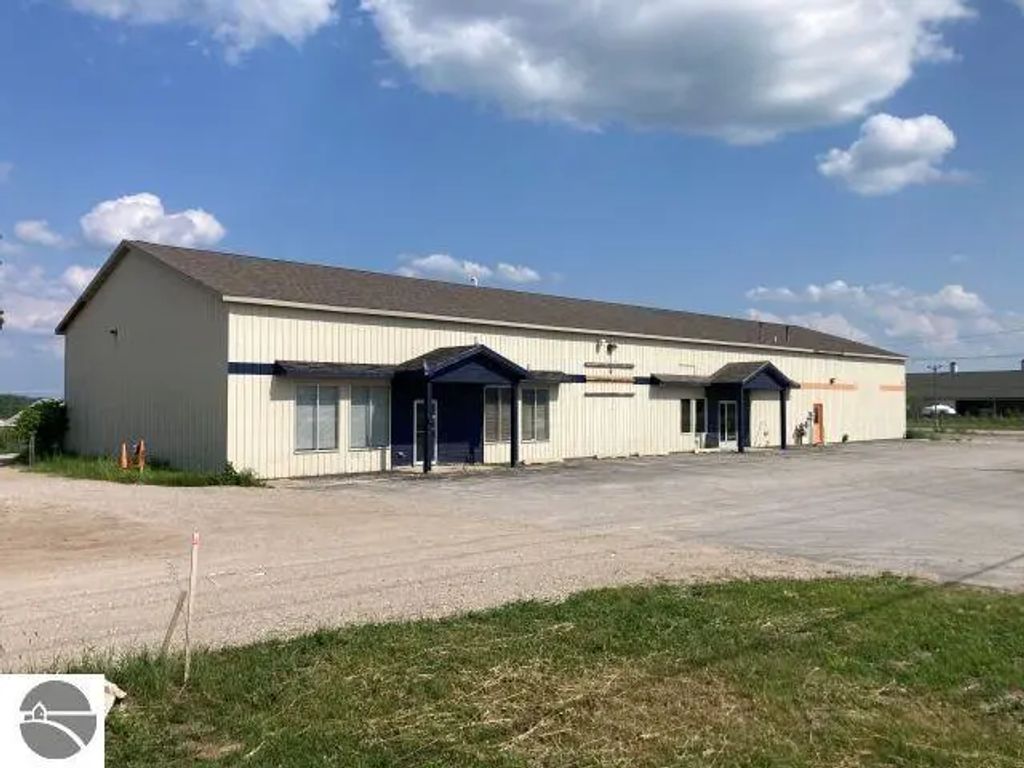 274 N Us-31 S #b, Traverse City
