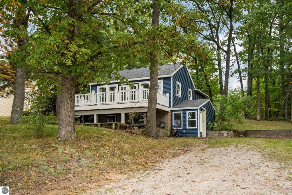 415 E State Street, Fife Lake
