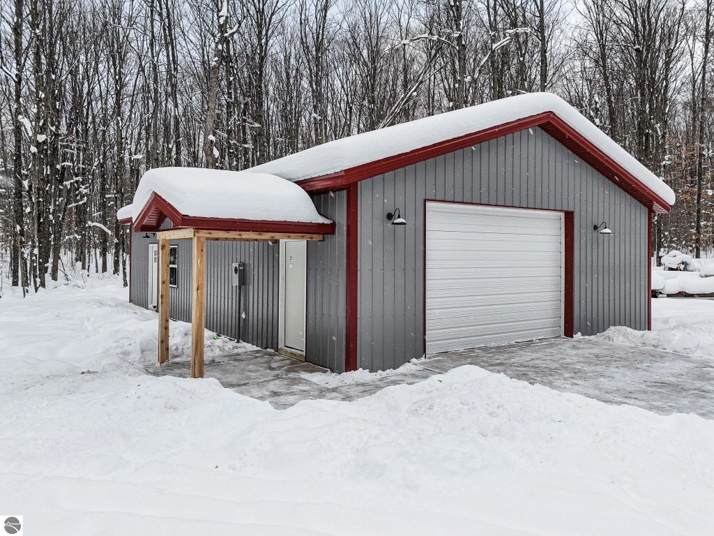 563 Manistee Road, Cadillac