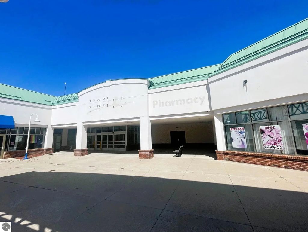 1712 S Garfield Avenue, Traverse City