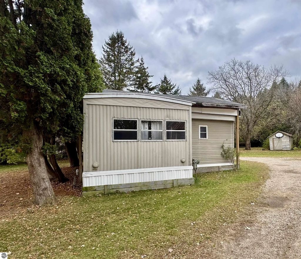 2450 Ruby Street, Mt Pleasant