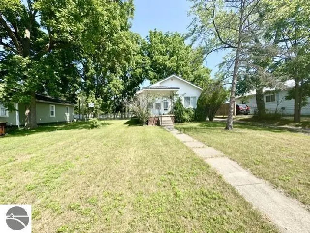 1709 Hickory Street, Alma