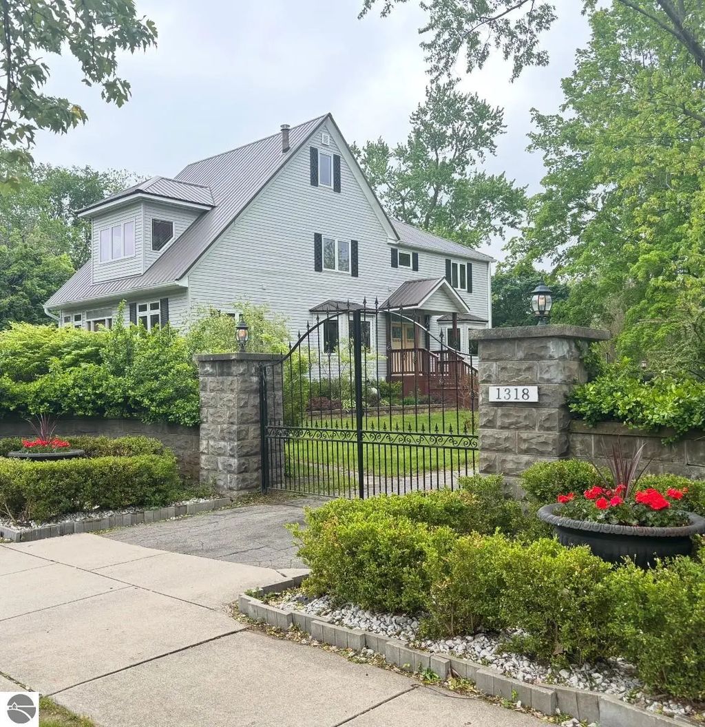 1318 E Broadway, Mt Pleasant