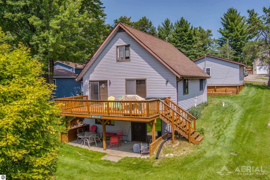 1984 N Ogemaw Trail, West Branch