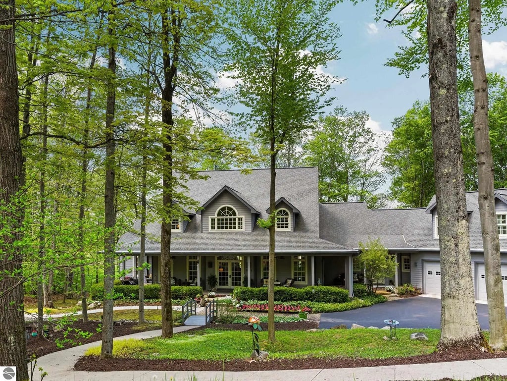 11511 Mountain Woods, Thompsonville