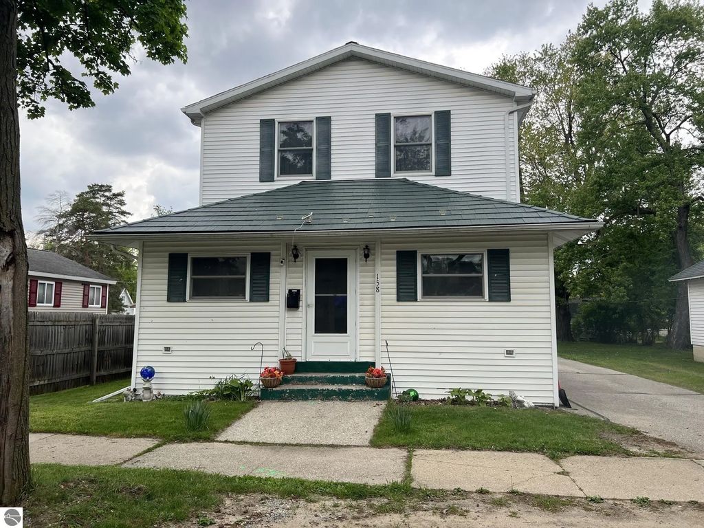 158 Moyer Avenue, Alma