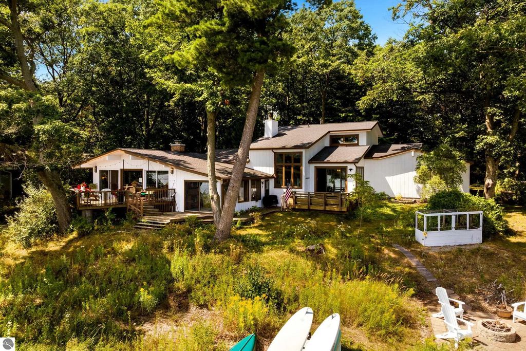 16643 Starkey Road, Arcadia