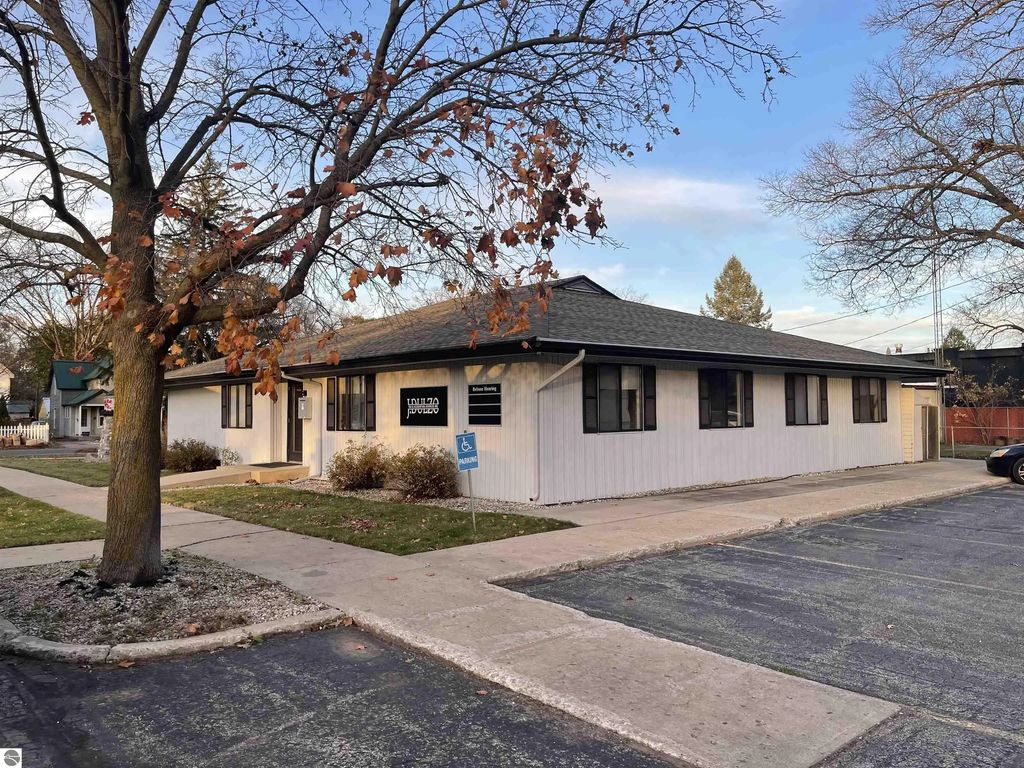 862 E Eighth Street #c, Traverse City