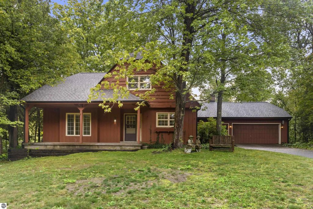 9095 Bear Creek Drive, Kaleva
