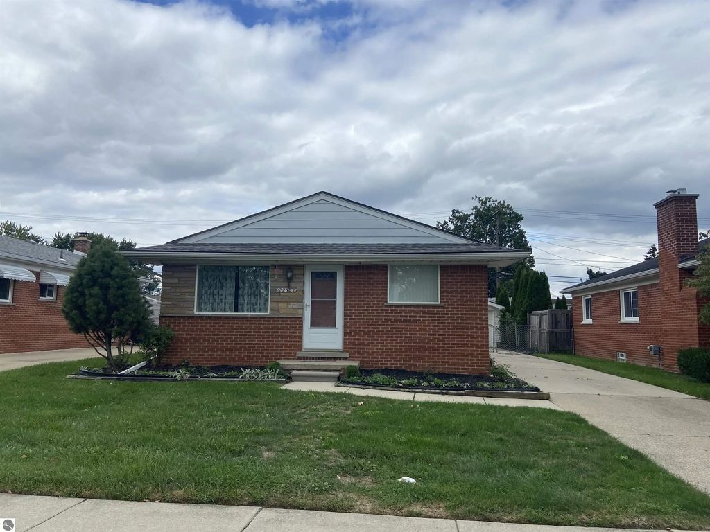 22501 Visnaw Street, St Clair Shores