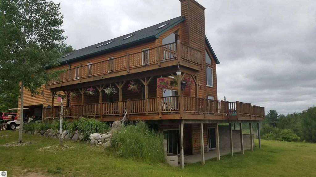 2639 Cedar Valley, Comins