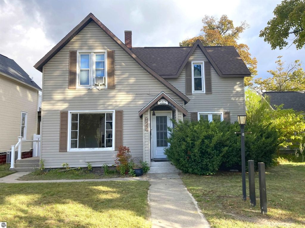 824 W Front Street, Traverse City