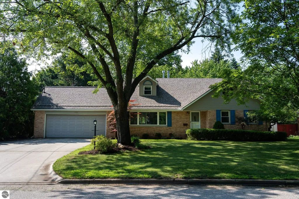1320 E Chippewa Street, Mt Pleasant