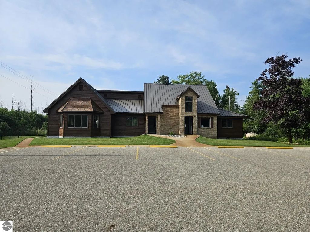 235 Monument Road, East Tawas