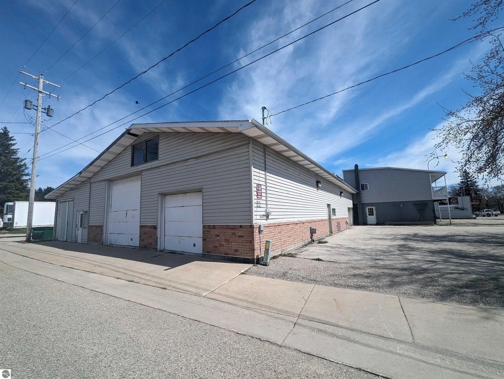 108 N Mackinaw Road, Au Gres