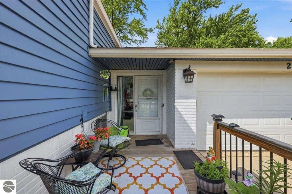 2561 Binghamton, Auburn Hills