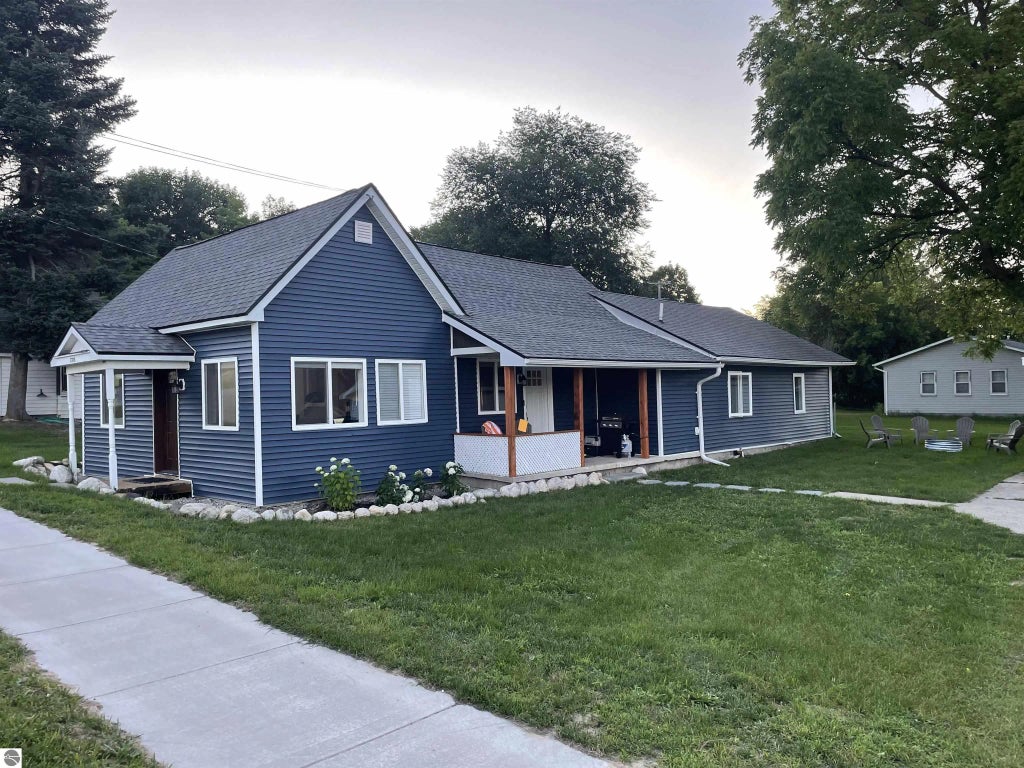 7786 E State, Central Lake