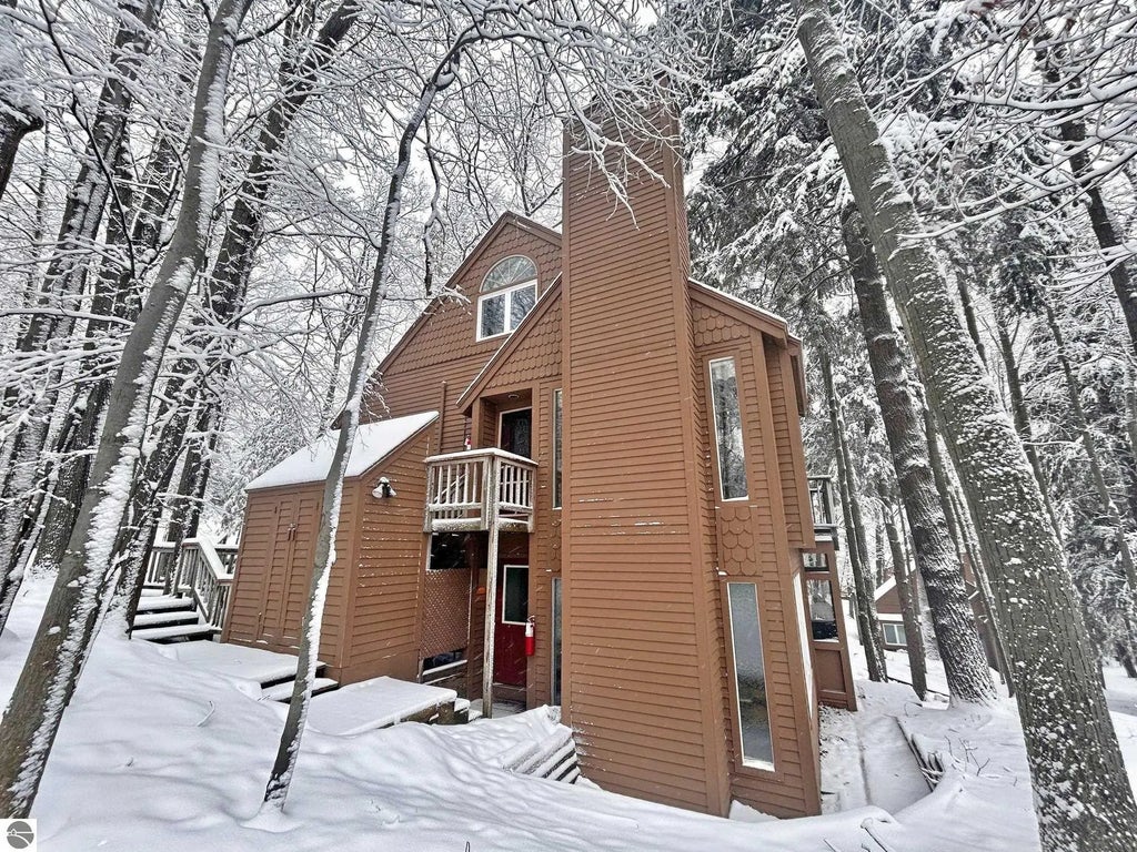 8 South Village, Glen Arbor