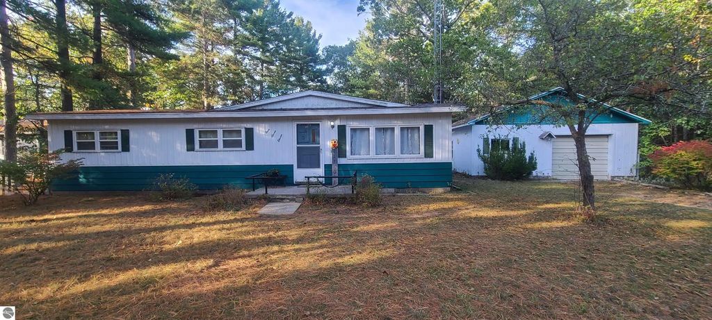 4711 Interlake Drive, Oscoda