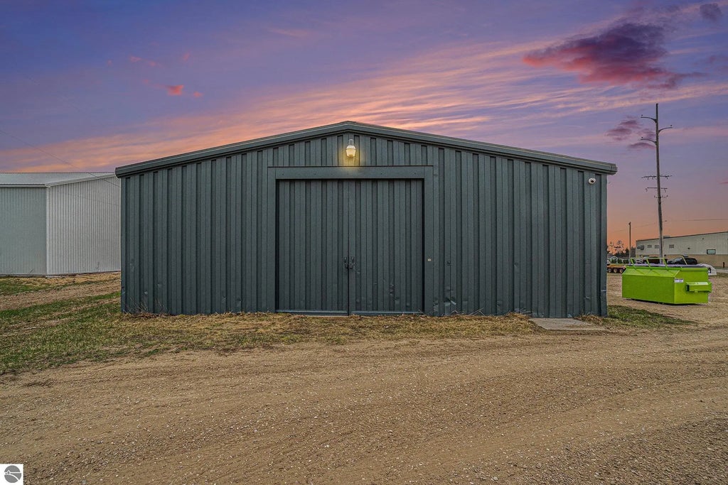 103 S Essex Street, Kalkaska