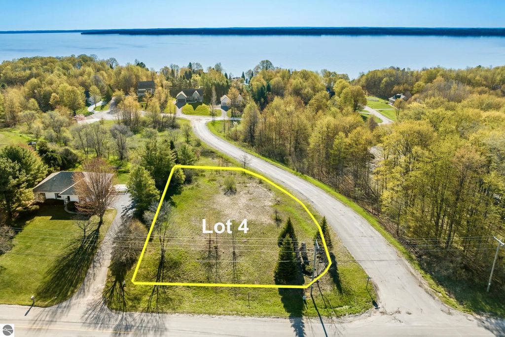 S Donnybrook Road, Suttons Bay