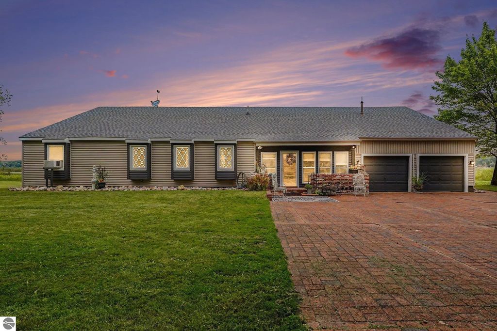 4559 E State, Hale