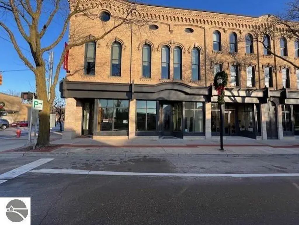 101 E Superior Drive, Alma