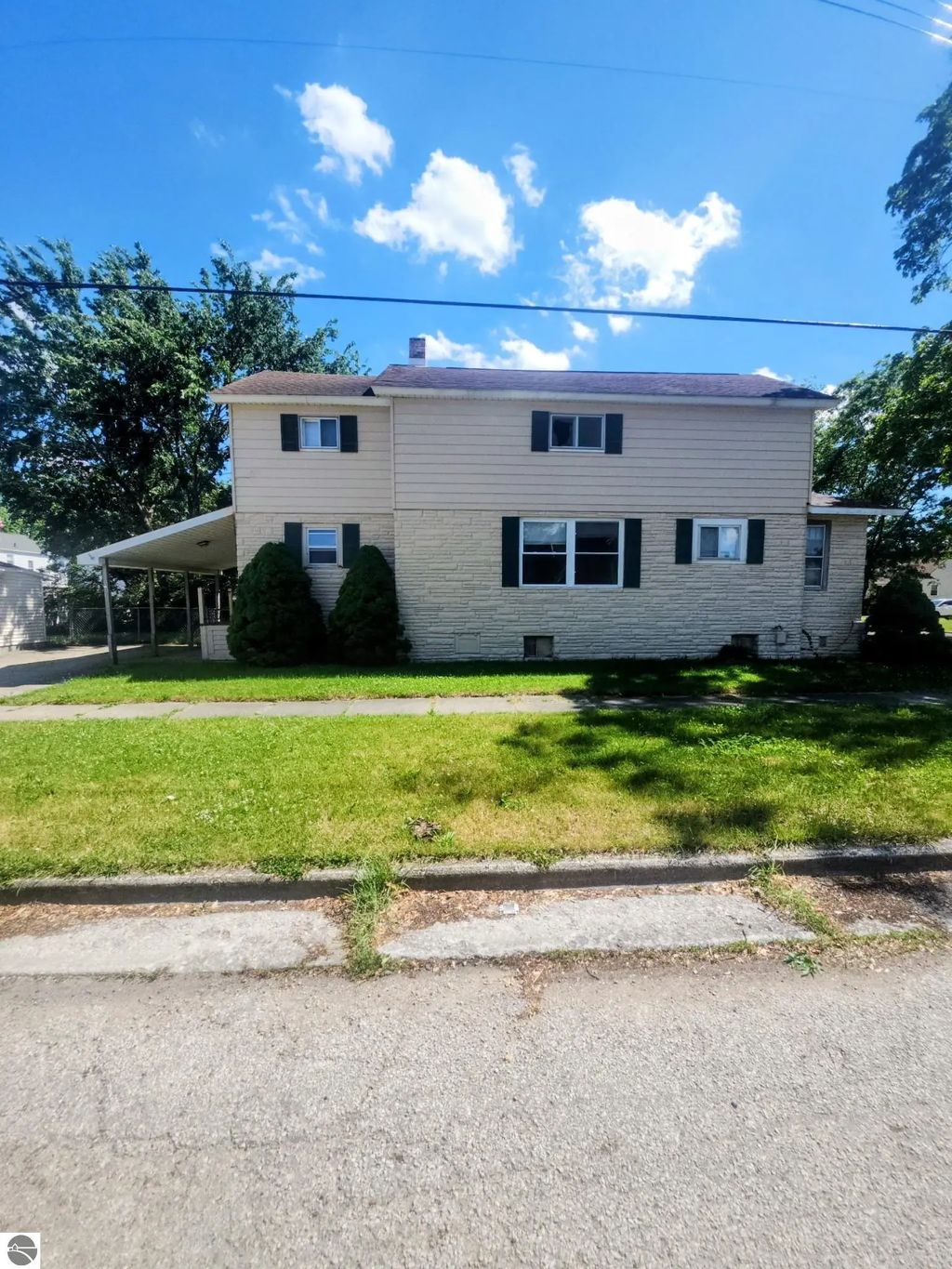 310 N Mountain Street, Bay City