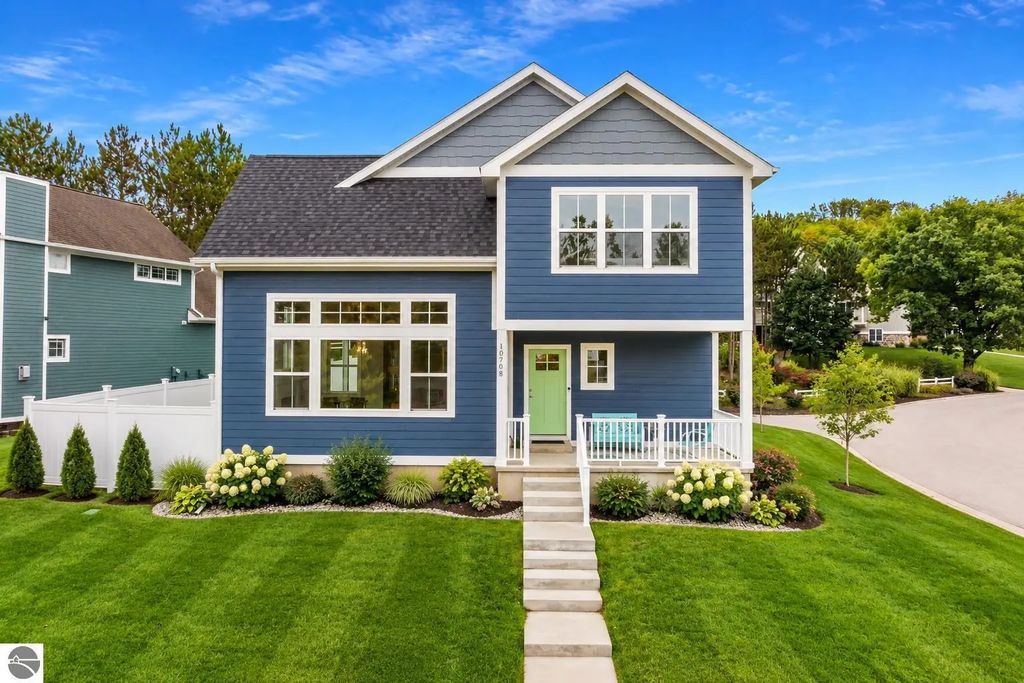 10708 Shrewbury Street, Traverse City